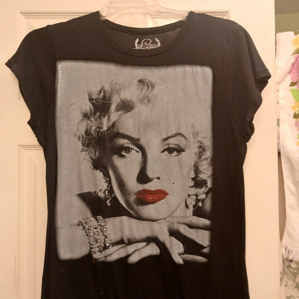 Marilyn Monroe shirt